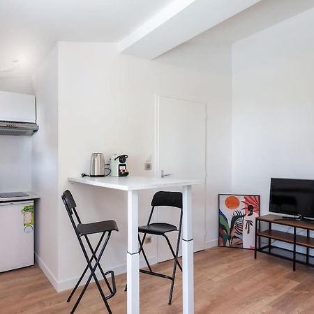 Lumignons Lyonnais - Doua Apartment Villeurbanne Bagian luar foto